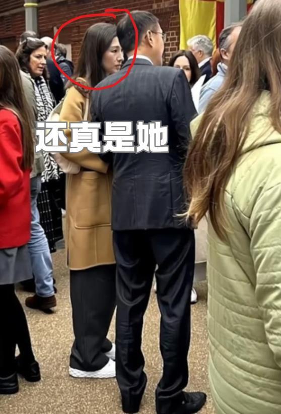 嘴巴外翻又高又壮比妈妈李嘉欣还要高爱游戏爱体育许晋亨14岁儿子长变样(图7)