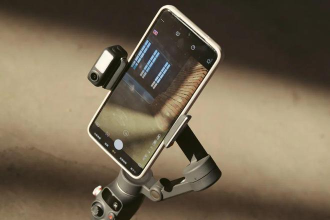 Moblie 7 Pro稳定器首发初体验！爱游戏app体育549元！大疆OSMO(图12)